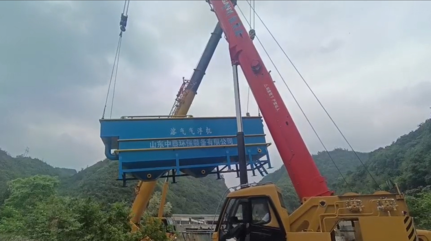 氣浮機(jī)，高效氣浮機(jī)，溶氣氣浮機(jī)，氣浮機(jī)安裝現(xiàn)場(chǎng)